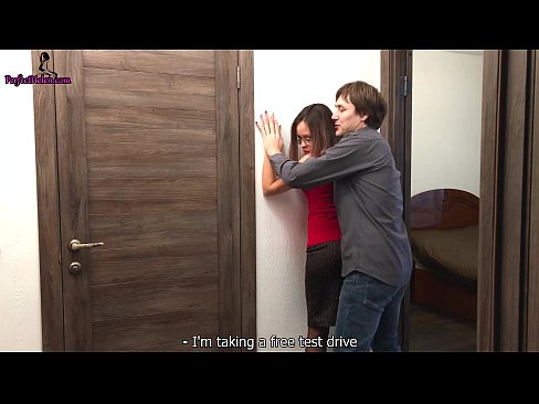 ❤️ Agentul imobiliar sexy își masturbează senzual păsărica și o fute în timp ce își vinde apartamentul - Krempai at ro.pinkporno.ru ❌