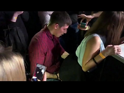 ❤️ Sex real într-un club de noapte rusesc. O rusoaică de 18 ani în anus și vagin futută într-un club de noapte at ro.pinkporno.ru ❌